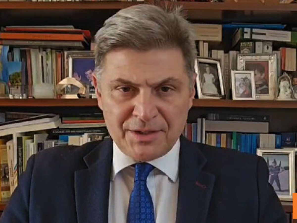 Δεν παραδίδει την έδρα ο Φαραντούρης: Λογοδοτώ μόνο στους συμπολίτες μου