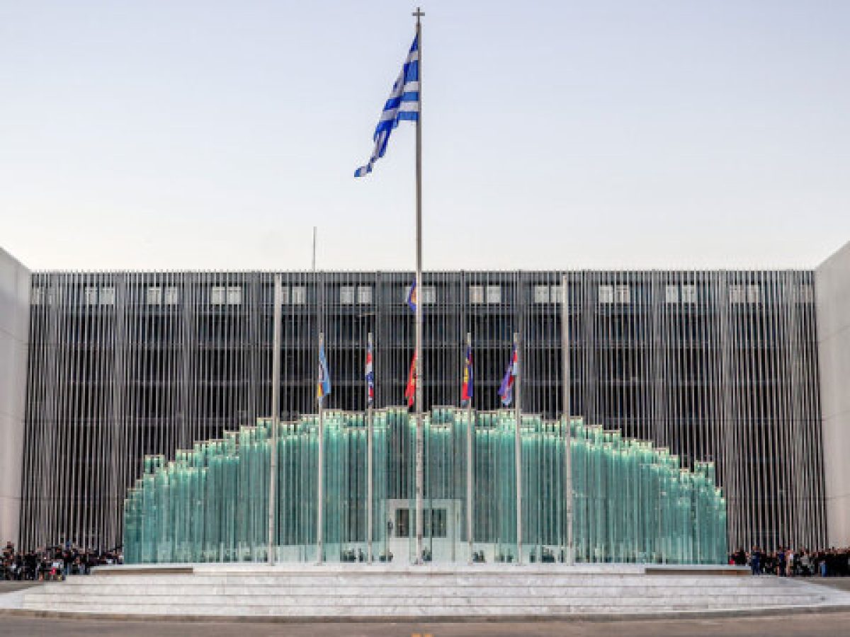 Δεν πωλείται το κτίριο του Πολεμικού Ναυτικού στην Πλατεία Κλαυθμώνος, το υπουργείο Άμυνας διαψεύδει δημοσιεύματα