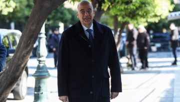 Δένδιας για χορηγίες: Οι δυνάμενοι Έλληνες μπορούν να προσφέρουν στη δημιουργία ισχυρών Ε.Δ.