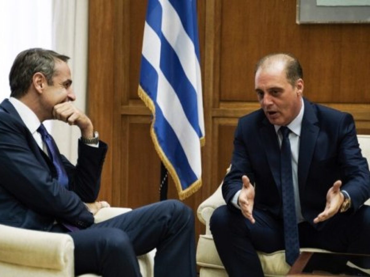 Διμέτωπο με Μητσοτάκη και Βελόπουλο ανοίγει το ΠΑΣΟΚ – Ο λαός αξίζει πολύ καλύτερα από μια συμπαιγνία μεταξύ τους