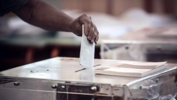 Δημοσκόπηση GPO: Στις 13,7 μονάδες η διαφορά ΝΔ και ΠΑΣΟΚ – Στο 20% οι πιθανοί ψηφοφόροι της Καρυστιανού