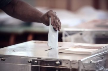 dimoskopisi-Interview-klidi-gia-tin