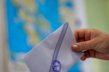 dimoskopisi-RealPolls-protia-gia-ti