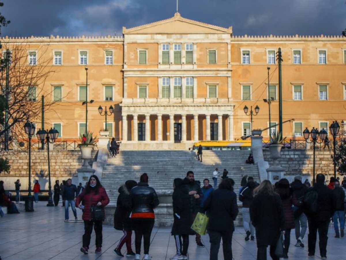 Δημοσκόπηση RealPolls: Ανέβηκαν στο 12,1% όσοι θα ψήφιζαν «άλλο κόμμα» – Η έκπληξη με Καρυστιανού