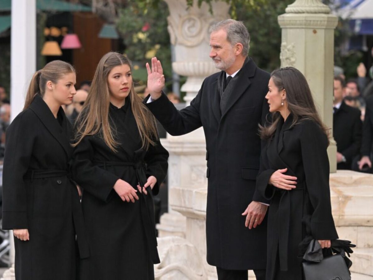 Διπλό πένθος για τον βασιλιά Φελίπε Στ’ στην Αθήνα – ποιοι πήγαν στην κηδεία της Ειρήνης