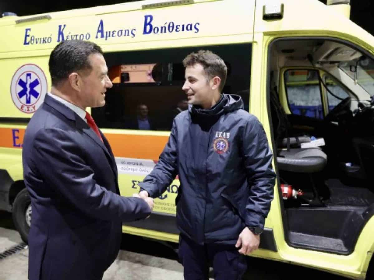 &Alpha;&delta;&omega;&nu;&iota;&sigmaf; &Gamma;&epsilon;&omega;&rho;&gamma;&iota;ά&delta;&eta;&sigmaf;: &Epsilon;&pi;ί&sigma;&kappa;&epsilon;&psi;&eta; &sigma;&tau;&omicron; &Epsilon;&Kappa;&Alpha;&Beta; &lambda;ί&gamma;&omicron; &pi;&rho;&iota;&nu; &tau;&eta;&nu; &alpha;&lambda;&lambda;&alpha;&gamma;ή &tau;&omicron;&upsilon; &chi;&rho;ό&nu;&omicron;&upsilon; &ndash; &ldquo;&Tau;&omicron;&upsilon;&sigmaf; &alpha;&gamma;&alpha;&pi;ά&mu;&epsilon; &kappa;&alpha;&iota; &tau;&omicron;&upsilon;&sigmaf; &lambda;έ&mu;&epsilon; έ&nu;&alpha; &mu;&epsilon;