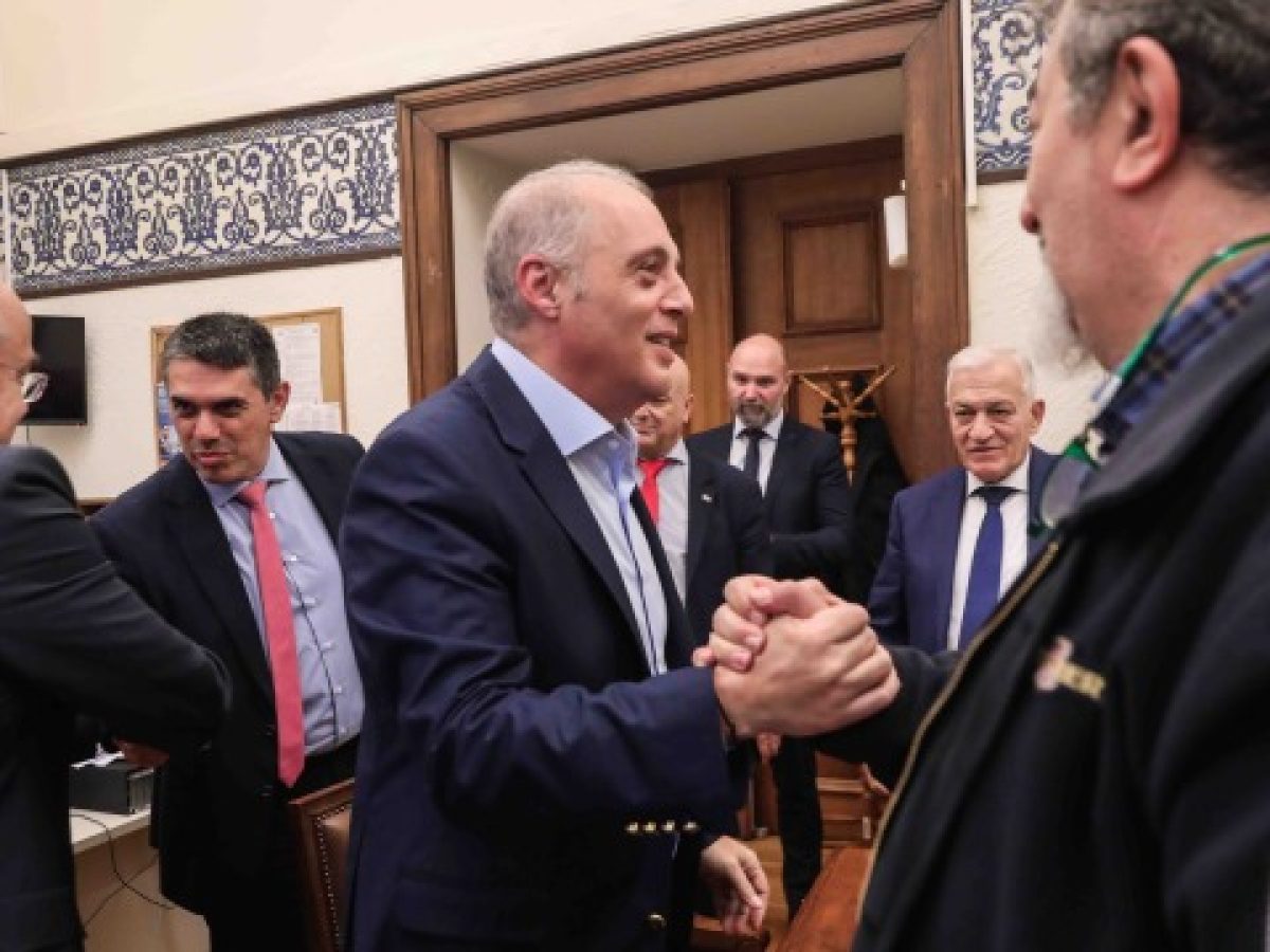 Επίθεση Βελόπουλου σε ΠΑΣΟΚ για τις ανεξάρτητες αρχές: “Δεν είναι μόνο πολιτικά ανόητοι, είναι κυρίως τα