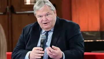 Συνωστισμός ισχυρών ονομάτων στο δείπνο Βενιζέλου για τα 10 χρόνια του “e-kyklos”: Οι πολιτικοί, εφο