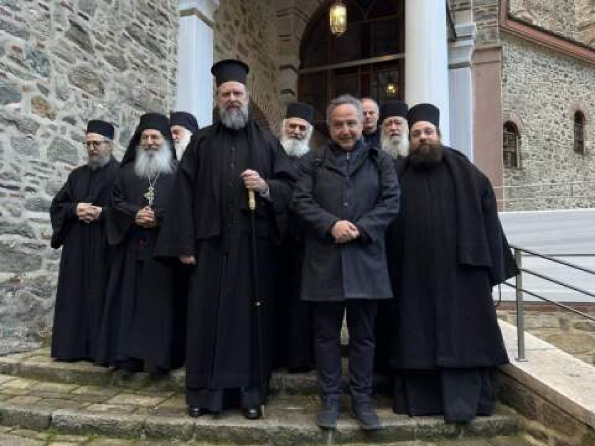&Tau;&alpha;&xi;ί&delta;&iota; &ldquo;&alpha;&sigma;&tau;&rho;&alpha;&pi;ή&rdquo; &tau;&omicron;&upsilon; &Sigma;&tau;έ&lambda;&iota;&omicron;&upsilon; &Alpha;&gamma;&gamma;&epsilon;&lambda;&omicron;ύ&delta;&eta; &sigma;&tau;&omicron; Ά&gamma;&iota;&omicron;&nu; Ό&rho;&omicron;&sigmaf;