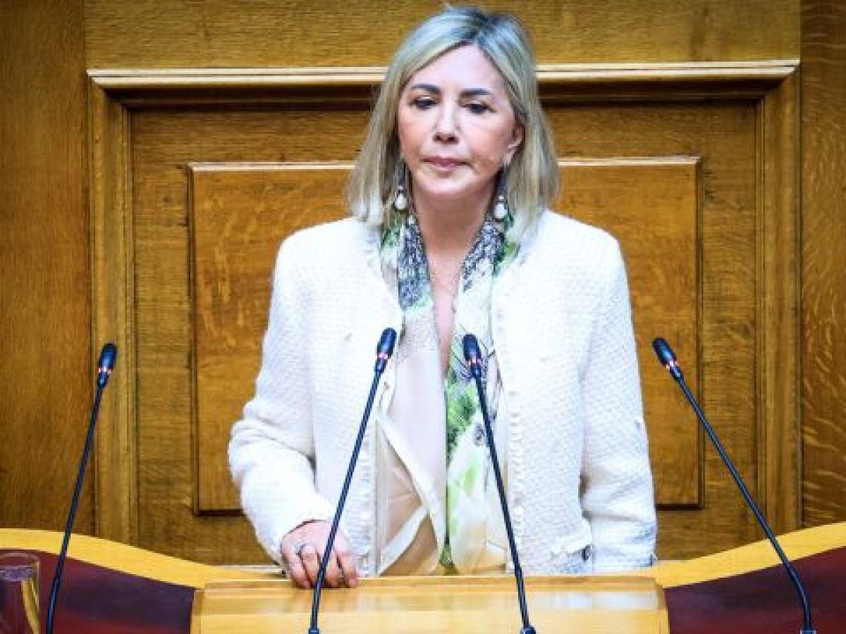 Το κομπλιμέντο Μεϊκόπουλου για τη… ”λάμψη” της Μακρή και η αμηχανία Μπουκώρου