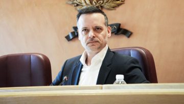 Δούκας: Όποιος βουλευτής θέλει ας παραδώσει την έδρα του στο κόμμα του και να έρθει στο ΠΑΣΟΚ