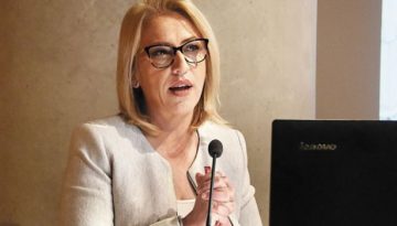 Δούρου προς Μητσοτάκη: Κρείττον του λαλείν το σιγάν κ. πρωθυπουργέ