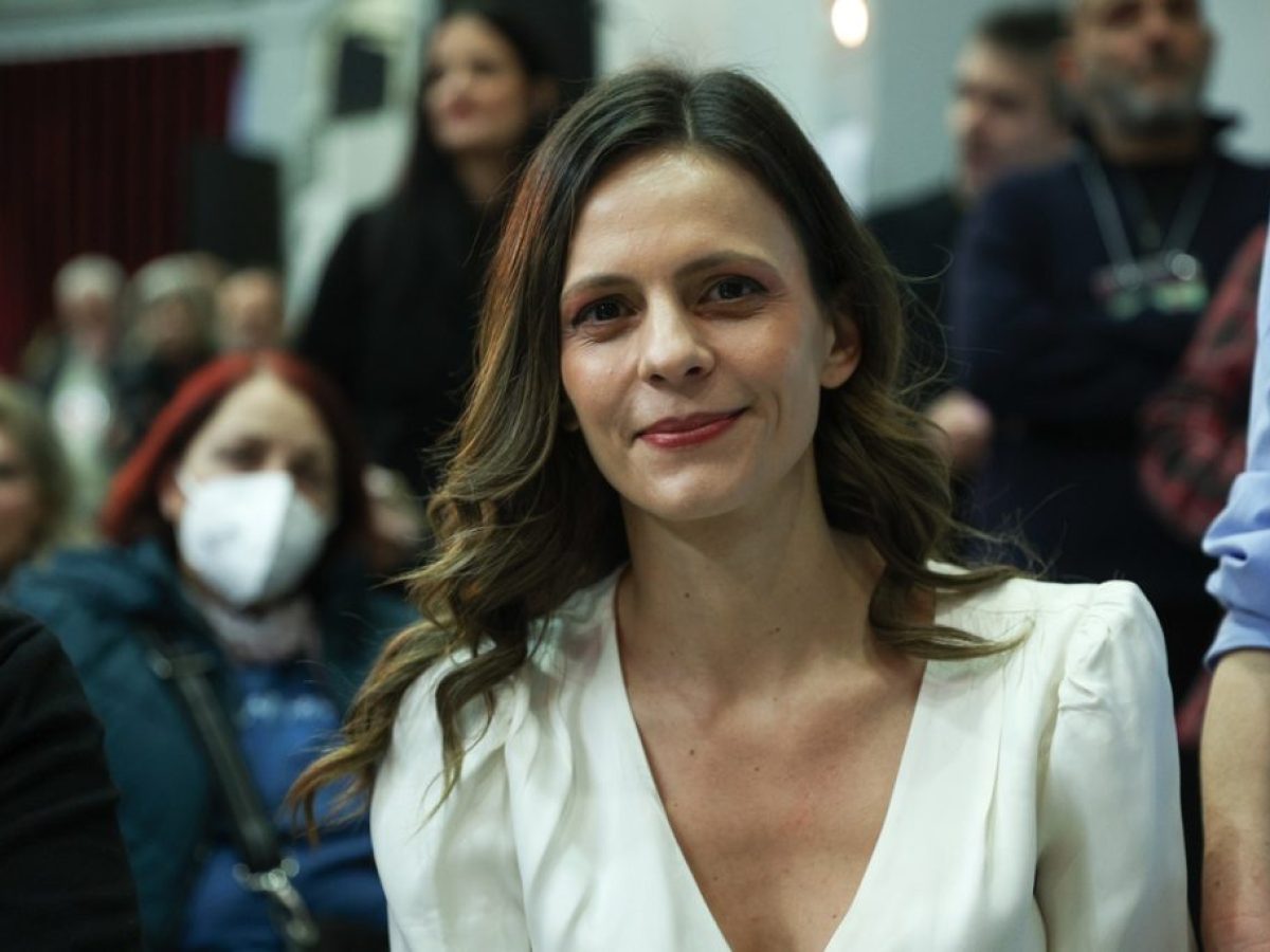 Ε. Αχτσιόγλου: Συσπείρωση δυνάμεων για να μην δοθεί τρίτη θητεία στην κυβέρνηση Μητσοτάκη