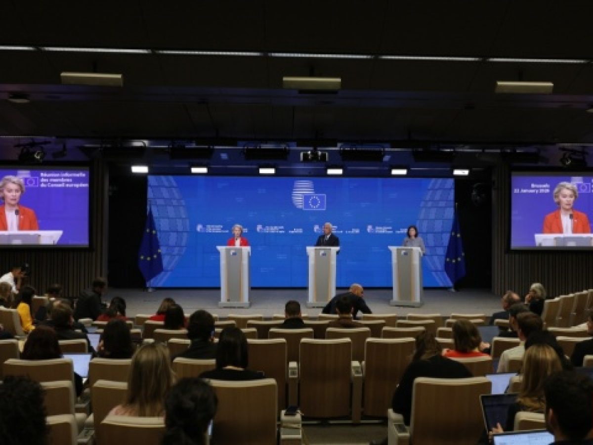 Έκτακτη σύνοδος στις Βρυξέλλες: Σε επιφυλακή η ΕΕ μετά τις κινήσεις Τραμπ, στήριξη σε Δανία, Γροιλανδία και Ουκρανία