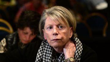 Έλενα Ακρίτα: Έχω κάνει έκτρωση, όταν ακόμα ήταν παράνομες – Η μάνα μου τότε μου είχε ανοίξει την αγκαλιά της