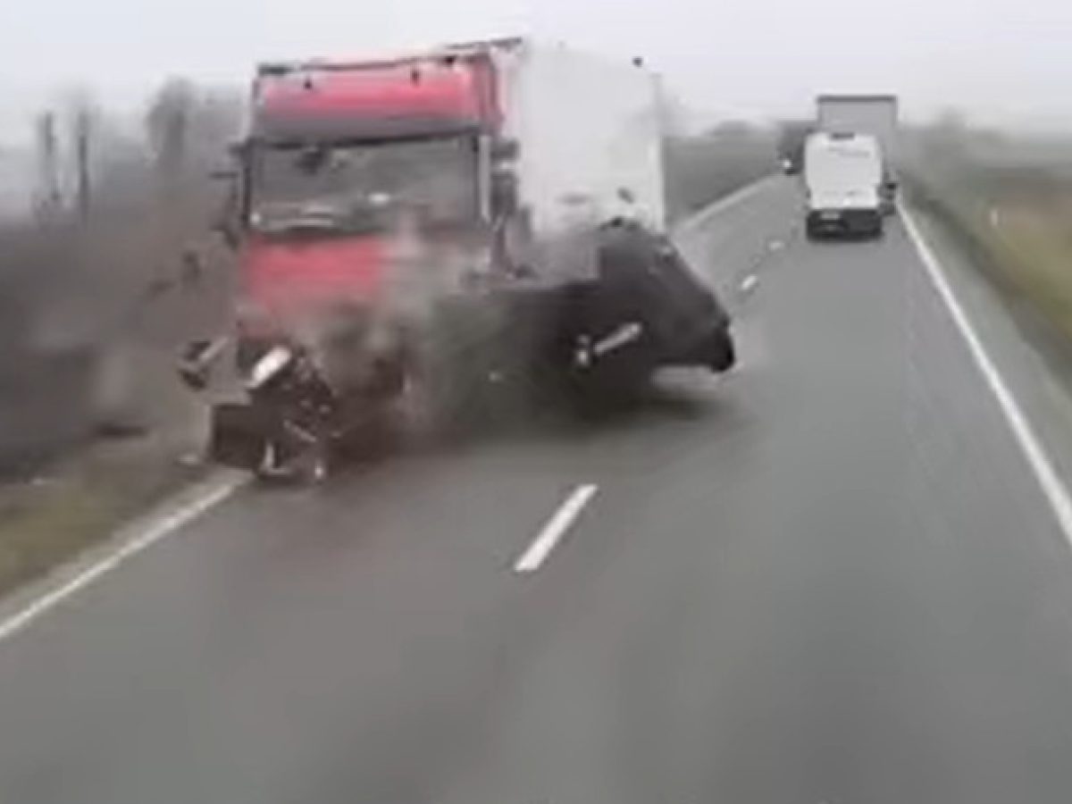 Ελληνικό ΥΠΕΞ: Βρισκόμαστε σε συνεχή επαφή με τις ρουμανικές αρχές μετά το τροχαίο με θύματα 7 οπαδούς του ΠΑΟΚ