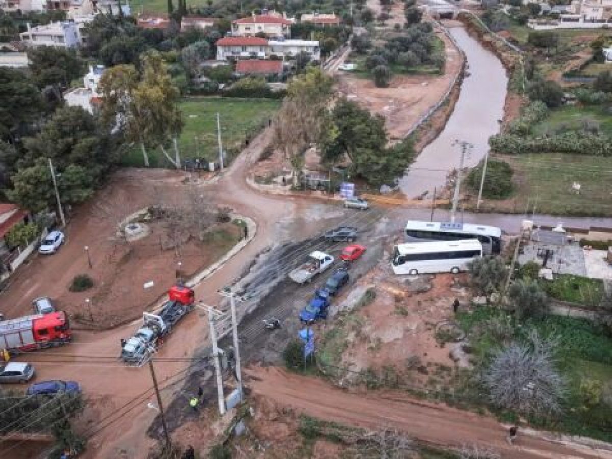 Επίσκεψη Κατσαφάδου στις πληγείσες περιοχές της Αττικής: Αυστηρό χρονοδιάγραμμα για αυτοψίες και αποζημιώσεις