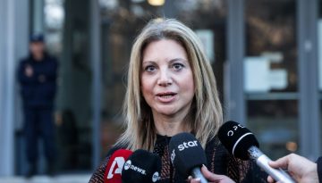 Επιτελείο Καρυστιανού: Η σταθερή Γρατσία και η κινούμενη άμμος των «συνομιλητών»