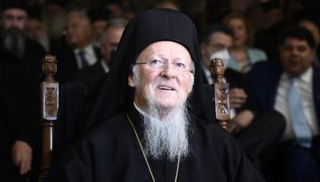 &Epsilon;&pi;ί&theta;&epsilon;&sigma;&eta; &tau;&eta;&sigmaf; &Mu;ό&sigma;&chi;&alpha;&sigmaf; &sigma;&tau;&omicron;&nu; &Omicron;&iota;&kappa;&omicron;&upsilon;&mu;&epsilon;&nu;&iota;&kappa;ό &Pi;&alpha;&tau;&rho;&iota;ά&rho;&chi;&eta; &Beta;&alpha;&rho;&theta;&omicron;&lambda;&omicron;&mu;&alpha;ί&omicron;
