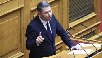 Επίθεση Ανδρουλάκη στην κυβέρνηση για τους αγρότες: «Πώς είναι δυνατόν να σας εμπιστευτούν, όταν κάνατε ριφιφί στις επιδο