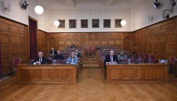 &Epsilon;&xi;&epsilon;&tau;&alpha;&sigma;&tau;&iota;&kappa;ή &ndash; &Omicron;&Pi;&Epsilon;&Kappa;&Epsilon;&Pi;&Epsilon;: &Kappa;&alpha;&tau;ά&theta;&epsilon;&sigma;&eta; &gamma;&iota;&alpha; 13 &chi;&rho;ό&nu;&iota;&alpha; &pi;&rho;&iota;&nu; &ndash; &laquo;&Kappa;&alpha;&mu;ί&alpha; &sigma;&chi;έ&sigma;&eta; &mu;&epsilon; &tau;&eta; &sigma;&upsilon;&nu;&tau;&omicron;&nu;&iota;&sigma;&mu;έ&nu;&eta; &alpha;&pi;ά&tau;&eta; &pi;&omicron;&upsilon; &beta;&lambda;έ&pi;&omicron;&upsilon;&mu;&epsilon; &sigma;ή&mu;&epsilon;&rho;&alpha;&raquo;