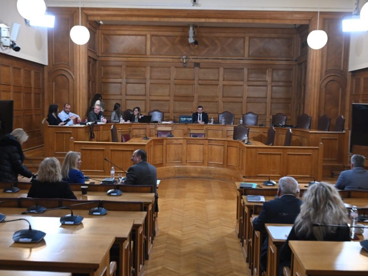 «Εξομολογούνταν» στον «Φραπέ», αλλά παραμένουν στην ίδια θέση