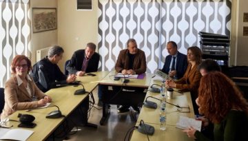 &Phi;ά&mu;&epsilon;&lambda;&lambda;&omicron;&sigmaf;: &Eta; &kappa;&upsilon;&beta;έ&rho;&nu;&eta;&sigma;&eta; έ&chi;&epsilon;&iota; &epsilon;&pi;&iota;&tau;&epsilon;&theta;&epsilon;ί &sigma;&tau;&alpha; &epsilon;&rho;&gamma;&alpha;&sigma;&iota;&alpha;&kappa;ά &delta;&iota;&kappa;&alpha;&iota;ώ&mu;&alpha;&tau;&alpha;, &sigma;&tau;&eta;&nu; &upsilon;&gamma;&epsilon;ί&alpha; &kappa;&alpha;&iota; &tau;&eta;&nu; &alpha;&sigma;&phi;ά&lambda;&epsilon;&iota;&alpha;