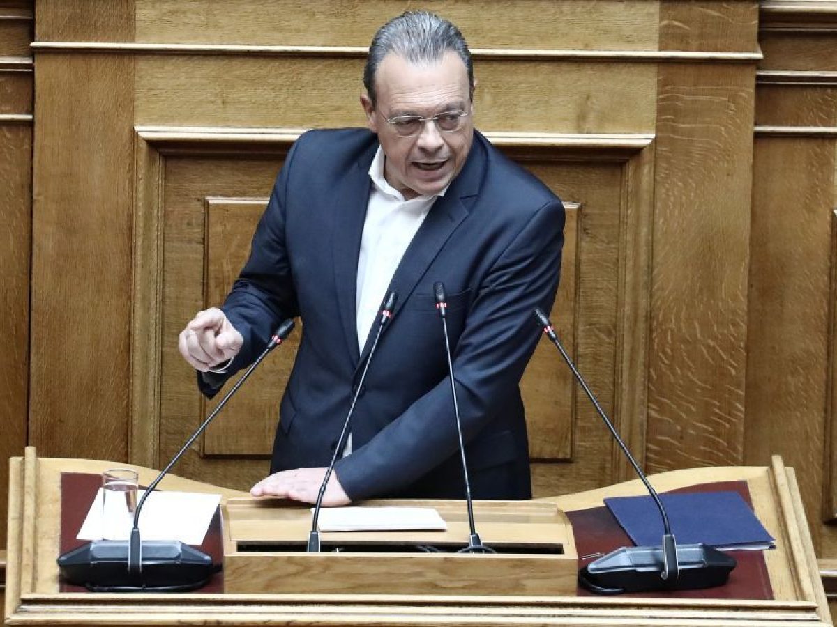 Φάμελλος: Η κυβέρνηση επιτίθεται εκδικητικά στον κλάδο των ταξί για να εξυπηρετήσει ιδιωτικά συμφέροντα