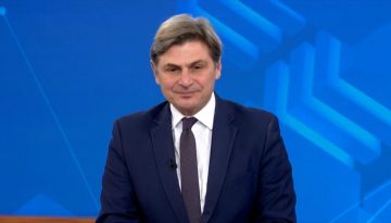 Φαραντούρης εκτός ευρωομάδας ΣΥΡΙΖΑ – Του ζητούν να παραδώσει την έδρα μετά το άνοιγμα προς Καρυστιανού