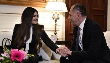 Η ανάρτηση της Κίμπερλι Γκιλφόϊλ με τον Γιώργο Γεραπετρίτη