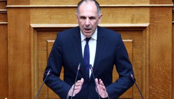 &Eta; &chi;&lambda;&iota;&alpha;&rho;ή &alpha;&nu;&tau;ί&delta;&rho;&alpha;&sigma;&eta; &tau;&omicron;&upsilon; &Upsilon;&Pi;.&Epsilon;&Xi; &laquo;ά&nu;&alpha;&psi;&epsilon; &tau;&alpha; &alpha;ί&mu;&alpha;&tau;&alpha;&raquo; &sigma;&tau;&omicron;&upsilon;&sigmaf; &epsilon;&phi;&omicron;&pi;&lambda;&iota;&sigma;&tau;έ&sigmaf;