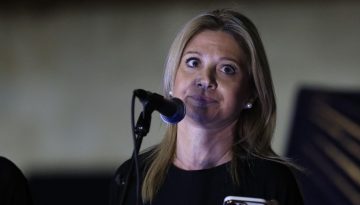 Οι δηλώσεις Καρυστιανού για τις αμβλώσεις, η κατακραυγή από τον προοδευτικό χώρο και το κόμμα Τσίπρα