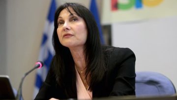 &Eta; Έ&lambda;&epsilon;&nu;&alpha; &Kappa;&omicron;&upsilon;&nu;&tau;&omicron;&upsilon;&rho;ά &alpha;&pi;&alpha;&nu;&tau;ά&epsilon;&iota; &sigma;&tau;&alpha; &sigma;&epsilon;&nu;ά&rho;&iota;&alpha; &pi;&epsilon;&rho;ί &epsilon;&pi;&alpha;&phi;ώ&nu; &mu;&epsilon; &tau;&eta; &Mu;&alpha;&rho;ί&alpha; &Kappa;&alpha;&rho;&upsilon;&sigma;&tau;&iota;&alpha;&nu;&omicron;ύ