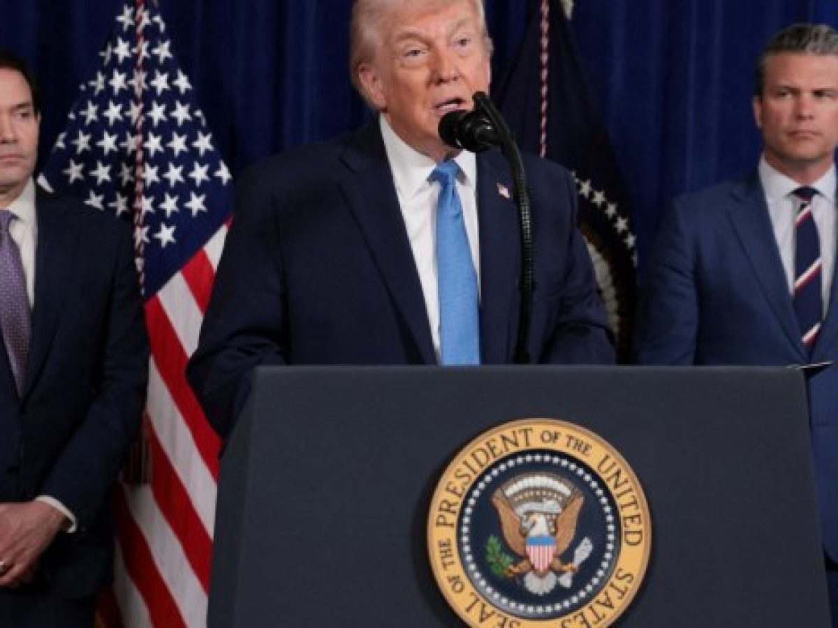 Η επέμβαση Τραμπ στη Βενεζουέλα, η παραβίαση του διεθνούς δικαίου και η «εθνικά επικίνδυνη» θέση Μητσοτάκη