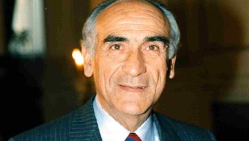 Η οικογένεια της Νέας Δημοκρατίας αποχαιρετά ένα ιστορικό στέλεχός της, τον Αλέξανδρου Παπαδόγγονα