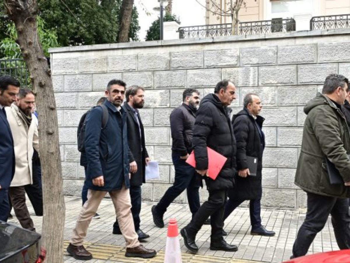 Η μέρα των αποφάσεων για τις αγροτικές κινητοποιήσεις έφτασε – Το κλίμα στα μπλόκα και η αγωνία του Μαξίμου