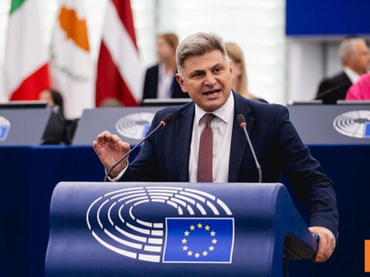 Η πορεία για τη διαγραφή Φαραντούρη από τον ΣΥΡΙΖΑ: Οι εξηγήσεις, ο μονόδρομος και το σκεπτικό της Κουμουνδούρου