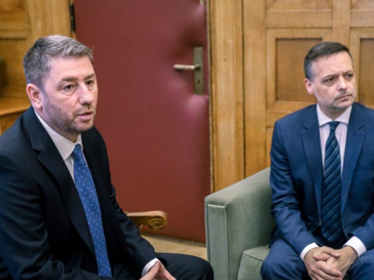 Η συνέντευξη Δούκα «άναψε φωτιές» στο ΠΑΣΟΚ ενόψει Συνεδρίου – Πήγε «περίπατο» το πνεύμα των Χριστουγέννων