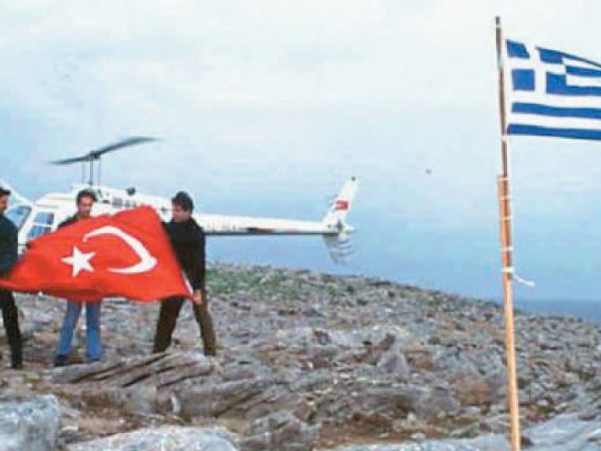 Ίμια 30 χρόνια μετά: Η νύχτα που σημάδεψε τις ελληνοτουρκικές σχέσεις και οι τρεις ήρωες που χάθηκαν