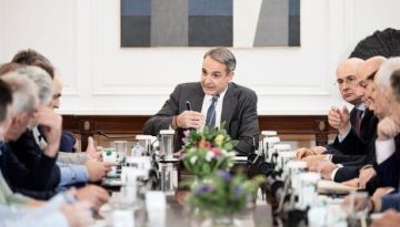 &Kappa;&alpha;&rho;&phi;&iota;ά &gamma;&iota;&alpha; &tau;&omicron;&upsilon;&sigmaf; &alpha;&pi;ό&nu;&tau;&epsilon;&sigmaf; &alpha;&pi;ό &tau;&omicron;&nu; &Mu;&eta;&tau;&sigma;&omicron;&tau;ά&kappa;&eta;, &mu;&epsilon; &upsilon;&pi;&omicron;&sigma;&chi;&epsilon;&tau;&iota;&kappa;έ&sigmaf; &gamma;&iota;&alpha; &tau;&omicron; &mu;έ&lambda;&lambda;&omicron;&nu; &laquo;&gamma;&lambda;&upsilon;&kappa;&alpha;ί&nu;&epsilon;&iota;&raquo; &tau;&omicron;&upsilon;&sigmaf; &pi;&alpha;&rho;ό&nu;&tau;&epsilon;&sigmaf;