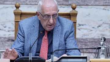 «Καρφιά» Κακλαμάνη κατά Κικίλια – «Οι υπουργοί να κοιτάνε τα υπουργεία τους και να μην χτυπούν ανοιχτές πόρτες»