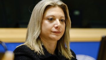 Καρυστιανού προκαλεί αντιδράσεις για τις αμβλώσεις – Μαρινάκης: «Κάθε γυναίκα αποφασίζει για το σώμα της»