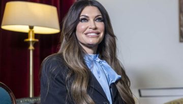 &Kappa;ί&mu;&pi;&epsilon;&rho;&lambda;&iota; &Gamma;&kappa;ί&lambda;&phi;&omicron;ϊ&lambda;: &Omicron;&iota; &epsilon;&upsilon;&chi;έ&sigmaf; &tau;&eta;&sigmaf; &gamma;&iota;&alpha; &tau;&alpha; &Theta;&epsilon;&omicron;&phi;ά&nu;&epsilon;&iota;&alpha;