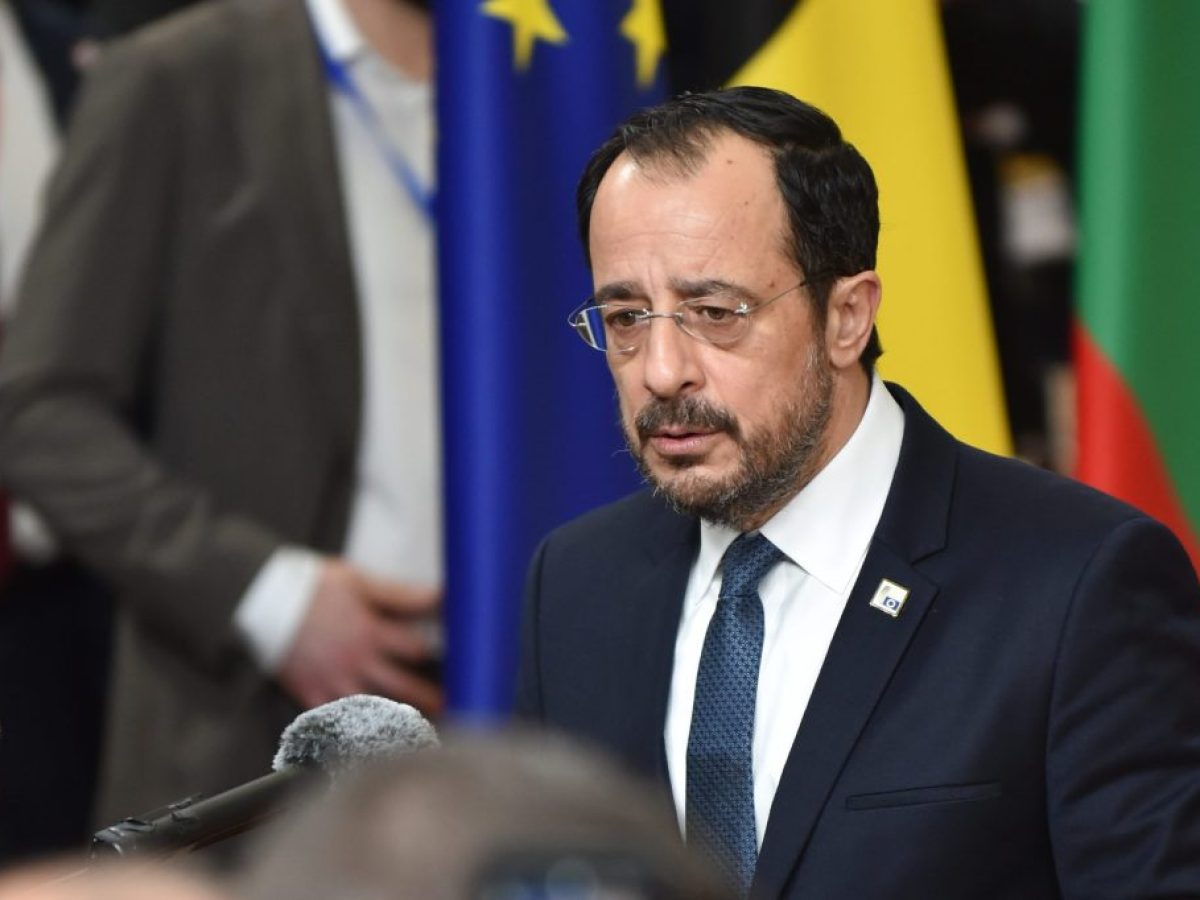 &Kappa;ύ&pi;&rho;&omicron;&sigmaf;: &Alpha;&nu;&tau;&iota;&mu;έ&tau;&omega;&pi;&eta; &mu;&epsilon; &pi;&omicron;&lambda;&lambda;έ&sigmaf; &pi;&rho;&omicron;&kappa;&lambda;ή&sigma;&epsilon;&iota;&sigmaf; &kappa;&alpha;&iota; &epsilon;&mu;&pi;ό&delta;&iota;&alpha;