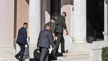 &Kappa;&Upsilon;&Sigma;&Epsilon;&Alpha;: &Omicron;&iota; &tau;&omicron;&pi;&omicron;&theta;&epsilon;&tau;ή&sigma;&epsilon;&iota;&sigmaf; &alpha;&xi;&iota;&omega;&mu;&alpha;&tau;&iota;&kappa;ώ&nu; &sigma;&tau;&alpha; &tau;&rho;ί&alpha; &sigma;ώ&mu;&alpha;&tau;&alpha;