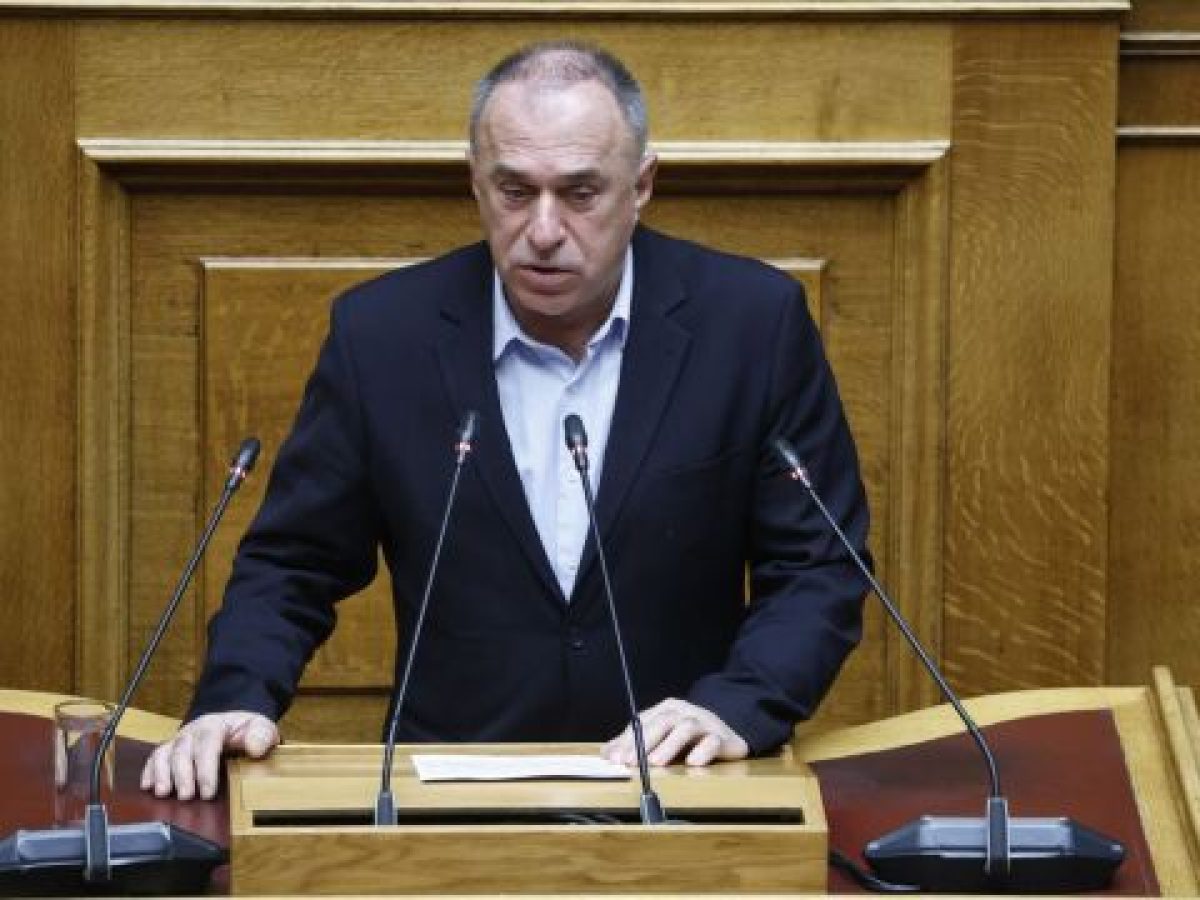 ΚΚΕ: Πώς έζησε ο Νίκος Παπαναστάσης τη νύχτα των Ιμίων ως υποδιοικητής της σχολής Αλεξιπτωτιστών