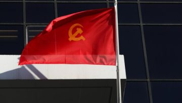 &Kappa;&Kappa;&Epsilon;: &Sigma;&epsilon; έ&nu;&alpha;&nu; &kappa;ό&sigma;&mu;&omicron; &pi;&omicron;&upsilon; &laquo;&phi;&lambda;έ&gamma;&epsilon;&tau;&alpha;&iota;&raquo;, &omicron;&iota; &lambda;&alpha;&omicron;ί έ&chi;&omicron;&upsilon;&nu; &tau;&eta; &delta;ύ&nu;&alpha;&mu;&eta; &nu;&alpha; &gamma;ί&nu;&omicron;&upsilon;&nu; &pi;&rho;&omega;&tau;&alpha;&gamma;&omega;&nu;&iota;&sigma;&tau;έ&sigmaf; &tau;&omega;&nu; &epsilon;&xi;&epsilon;&lambda;ί&xi;&epsilon;&omega;&nu;