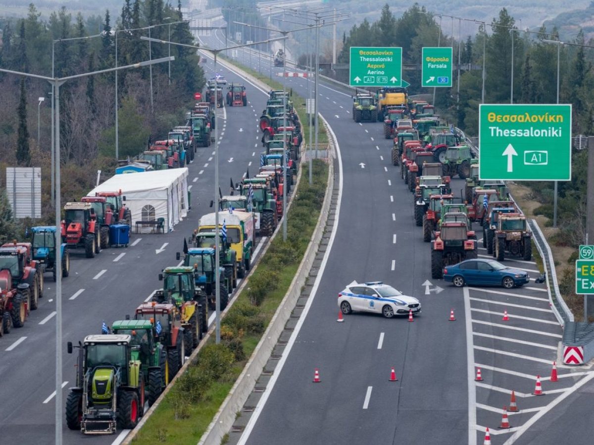 Κλήσεις από 500 ευρώ θα κόβει η ΕΛΑΣ σε όσους κλείνουν δρόμους και υποδομές – Η απάντηση της κυβέρνησης στα μπλόκα  