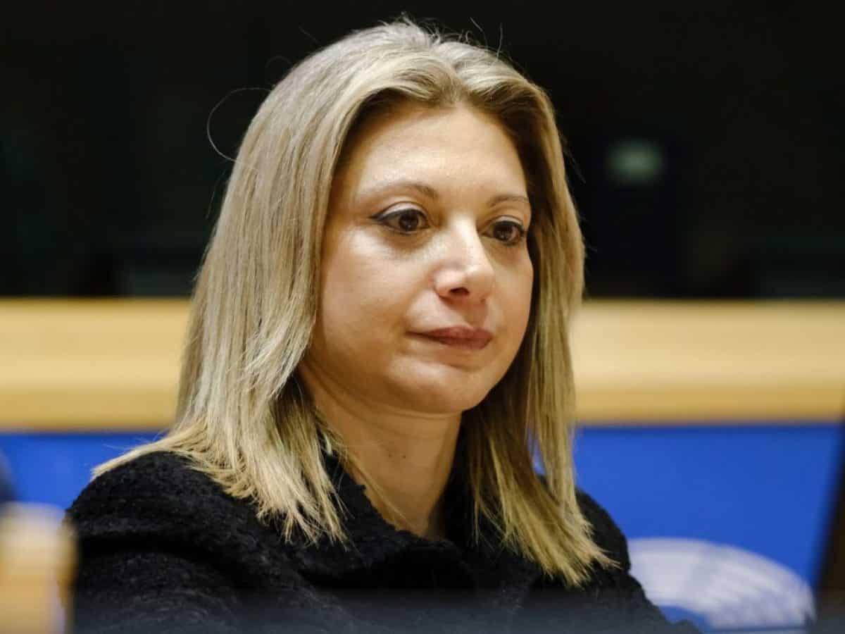 &Kappa;ό&mu;&mu;&alpha; &Kappa;&alpha;&rho;&upsilon;&sigma;&tau;&iota;&alpha;&nu;&omicron;ύ: &Alpha;&pi;ό &pi;&omicron;ύ &theta;&alpha; &laquo;&kappa;&lambda;έ&psi;&epsilon;&iota;&raquo; &psi;ή&phi;&omicron;&upsilon;&sigmaf;