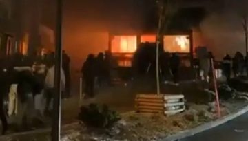 &Lambda;ό&beta;&epsilon;&rho;&delta;&omicron;&sigmaf;: &Epsilon;&upsilon;&chi;ό&mu;&alpha;&sigma;&tau;&epsilon; &nu;&alpha; &mu;&eta;&nu; &upsilon;&pi;ά&rho;&chi;&epsilon;&iota; Έ&lambda;&lambda;&eta;&nu;&alpha;&sigmaf; &mu;&epsilon;&tau;&alpha;&xi;ύ &tau;&omega;&nu; &theta;&upsilon;&mu;ά&tau;&omega;&nu; &ndash; &Kappa;&iota;&nu;&eta;&tau;&omicron;&pi;&omicron;&iota;ή&theta;&eta;&kappa;&alpha;&nu; &omicron;&iota; &epsilon;&lambda;&lambda;&eta;&nu;&iota;&kappa;έ&sigmaf; &pi;&rho;&epsilon;&sigma;&beta;&epsilon;&upsilon;&tau;&iota;&kappa;έ&sigmaf; &alpha;&rho;&chi;έ&sigmaf;